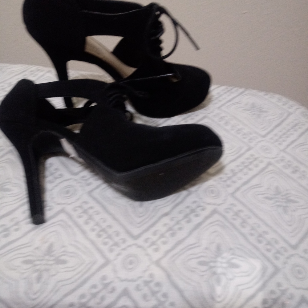 Shoes - Picture 3 of 5